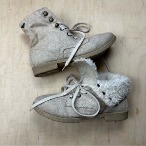 Roxy Lace-Up Boots with Faux Fur Lining